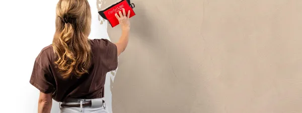 Beton Cire 25 Fluweelroze aanbrengen wand
