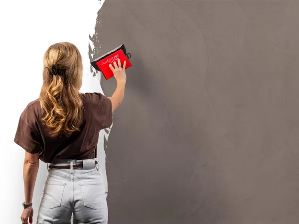 Beton Cire 11 Taupe aanbrengen wand