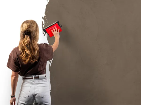 Beton Cire 30 Walnootbruin aanbrengen wand